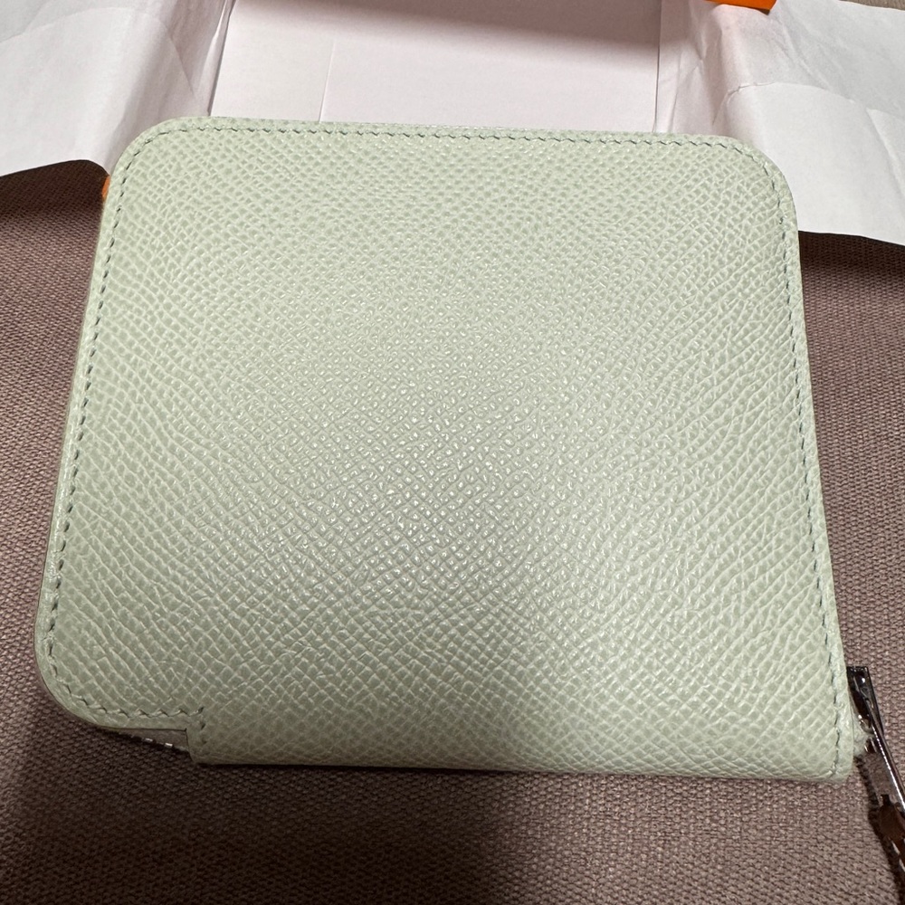 Hermes Silk in Compact Wallet Vert Fizz - Picture 4 of 7